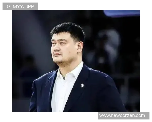 姚明晃手指引发热议球场风云再起的背后故事与深意解析 姚明晃手指引发热议球场风云再起的背后故事与深意解析